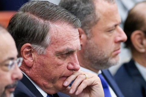 Bolsonaro alega 'paranoia' e nega intenção de fuga em audiência de custódia